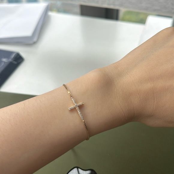 Bundle to get this free choose one - Picture 3 of 8